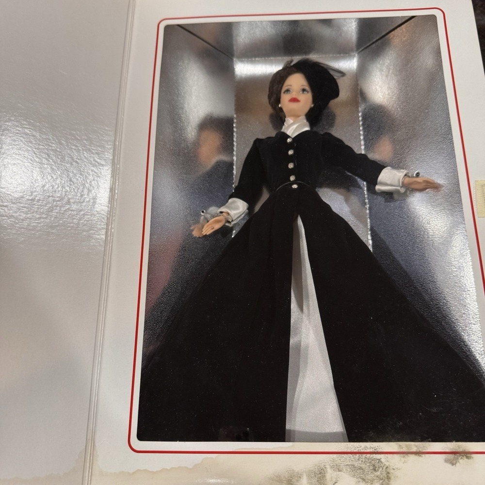 1997 Classique Romantic Interlude Barbie New Bad Box
